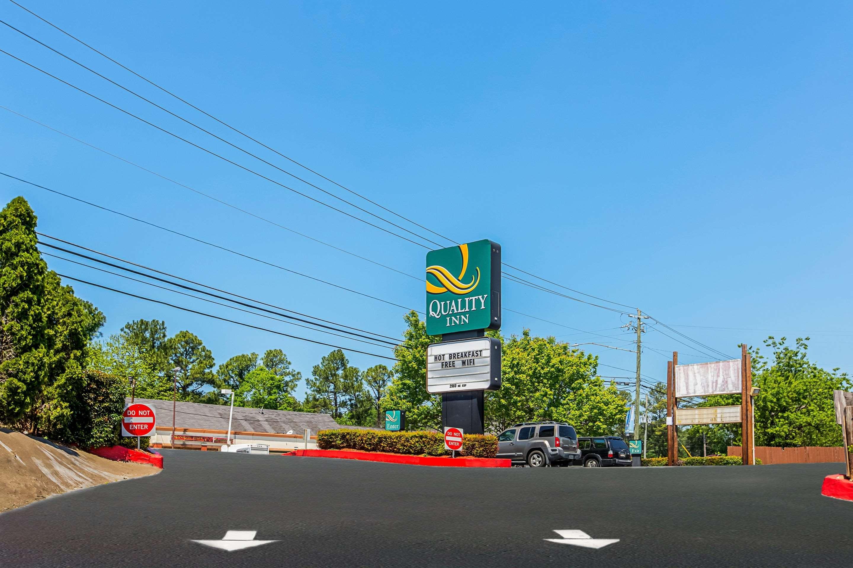 Quality Inn Atlanta Northeast I-85 Чембли Экстерьер фото