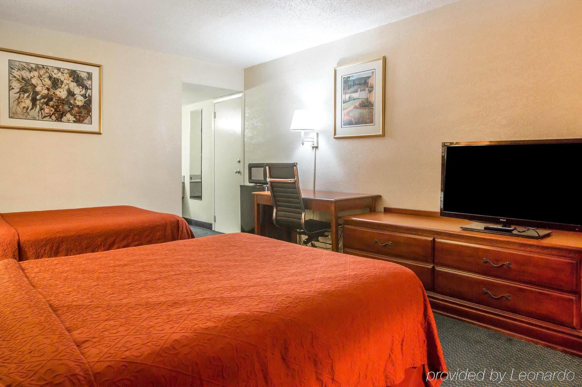 Quality Inn Atlanta Northeast I-85 Чембли Экстерьер фото