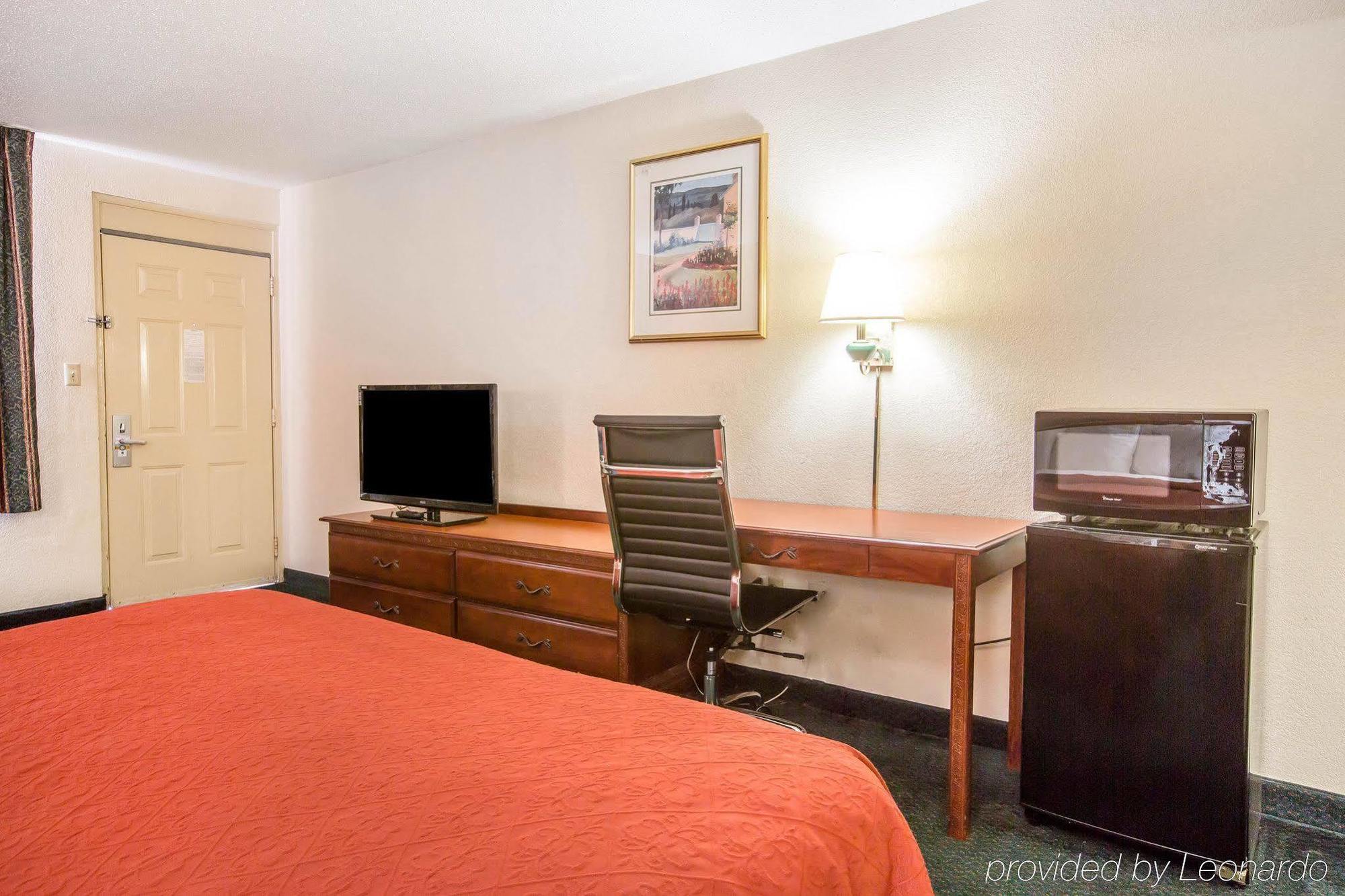 Quality Inn Atlanta Northeast I-85 Чембли Экстерьер фото